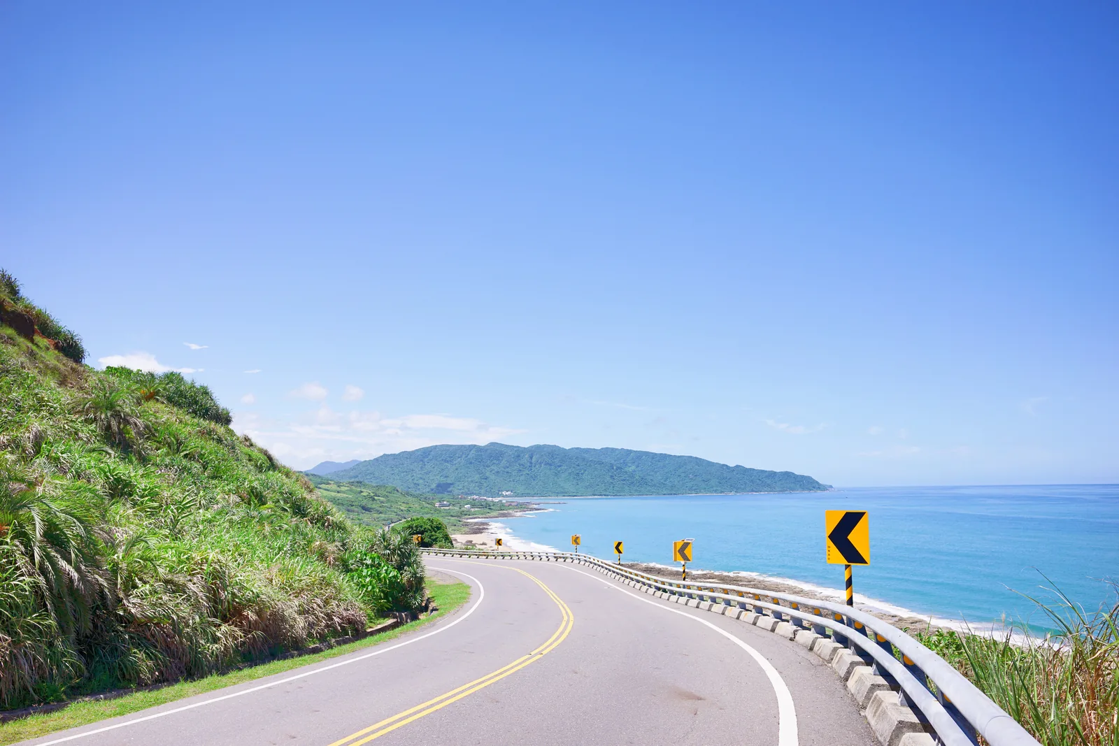 恆春半島龍磐草原與海岸風景